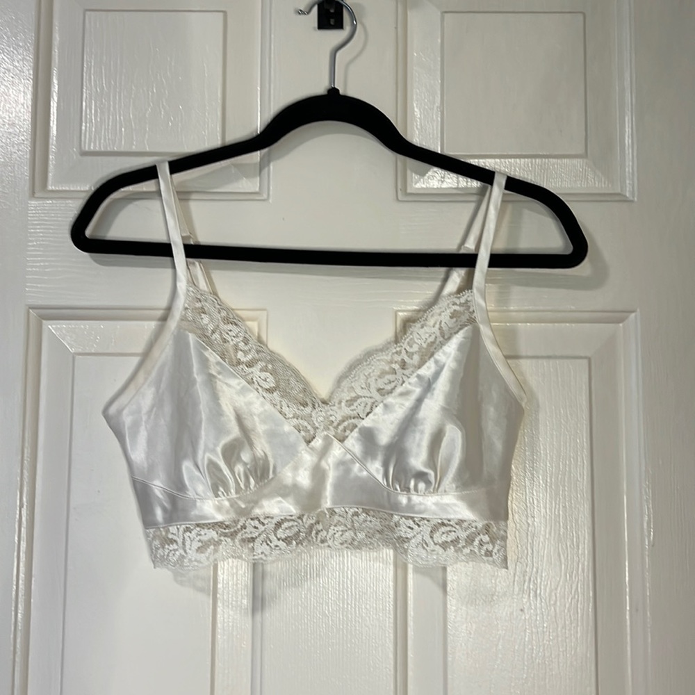 Vintage Victoria’s Secret Gold Label Bra